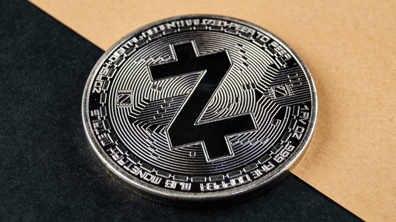 Zcash Surges Past $1,400 as Community Votes to Preserve Bitcoin-Style Halving Mechanism