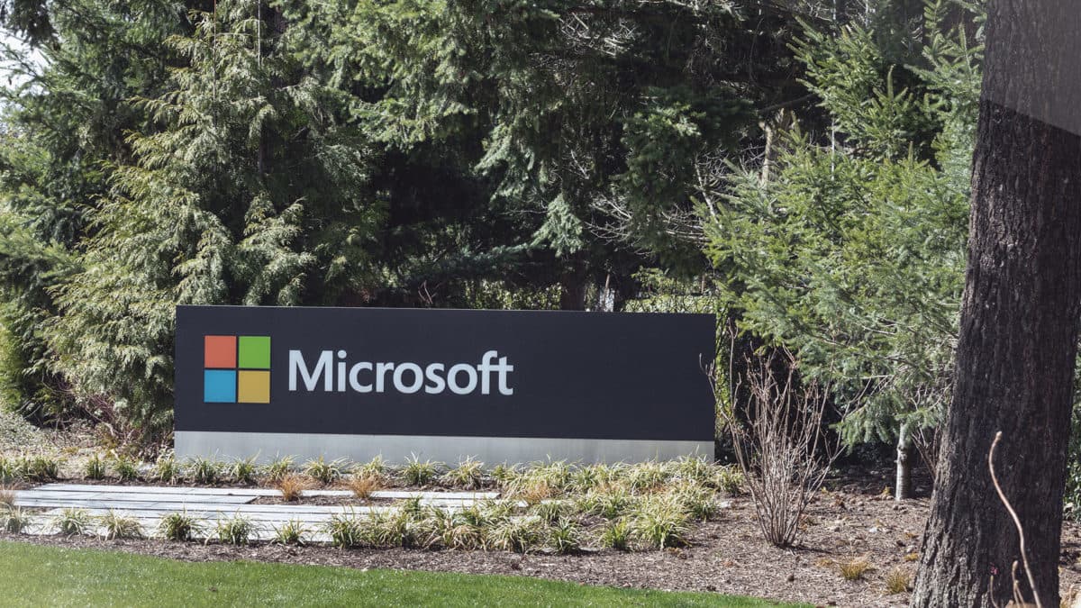 IREN's Massive Pivot: $9.7B Microsoft Deal Signals Major Shift Away From Bitcoin Mining