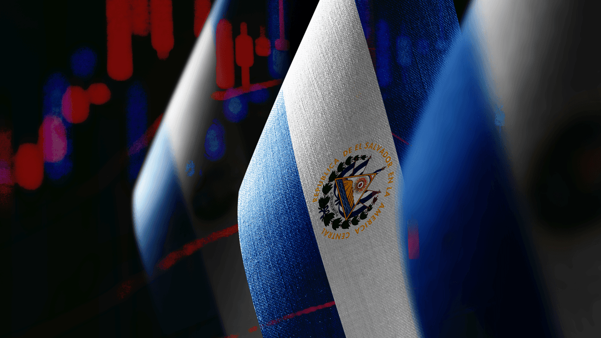 El Salvador's Bitcoin Strategy Shifts: IMF Confirms Public Fund Freeze Since Mid-2025